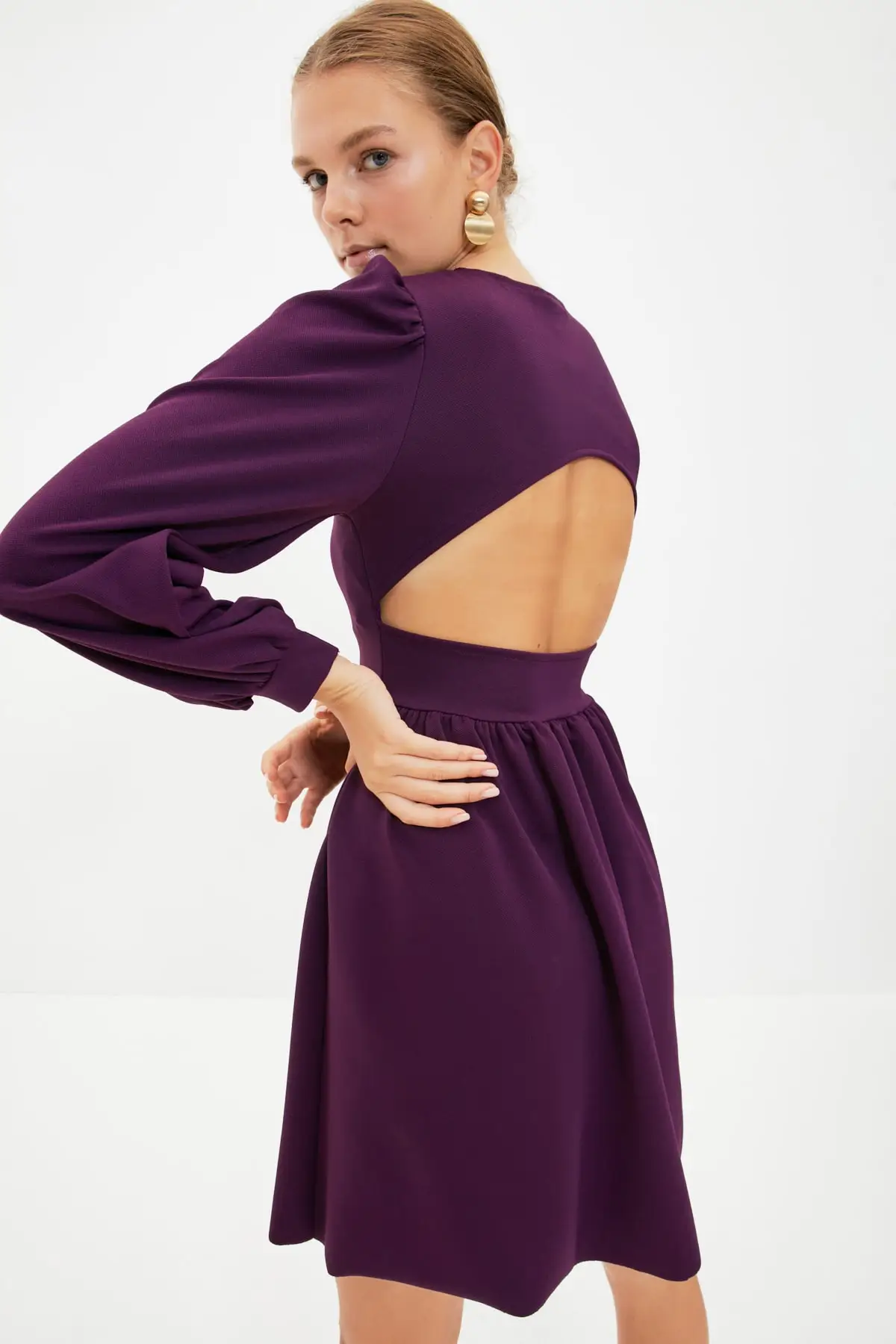 

Trendyol Back Low-Cut Knitted Dress TWOAW22EL0735