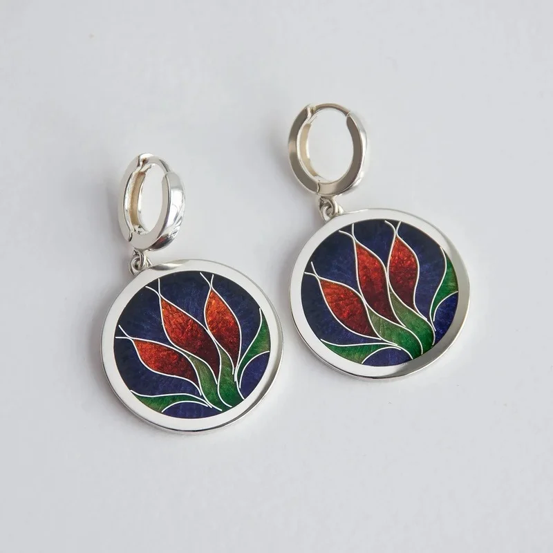 Enamel colorful and elegant earrings are versatile. Super fairy flower Cube Earrings