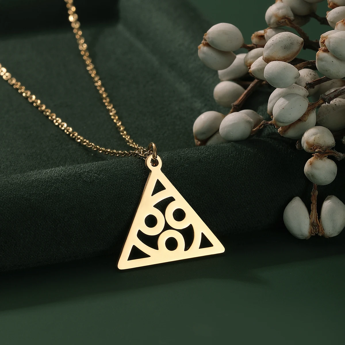 QIMING спиральный треугольник подвеска ожерелье Triskelion ювелирные изделия тройной