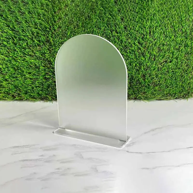 

Акриловый золотой зеркальный знак для свадьбы с подставкой