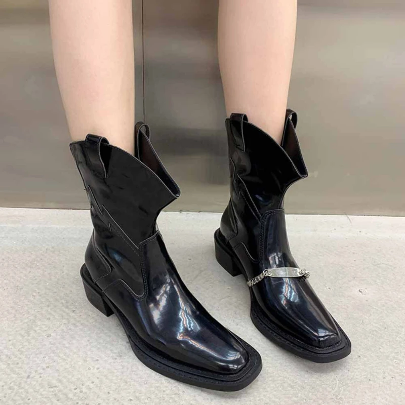 

Autumn and Winter 2022 New Martin Boots Women's British Style Square Head Thick Heel Chain Versatile Handsome Chelsea Boots