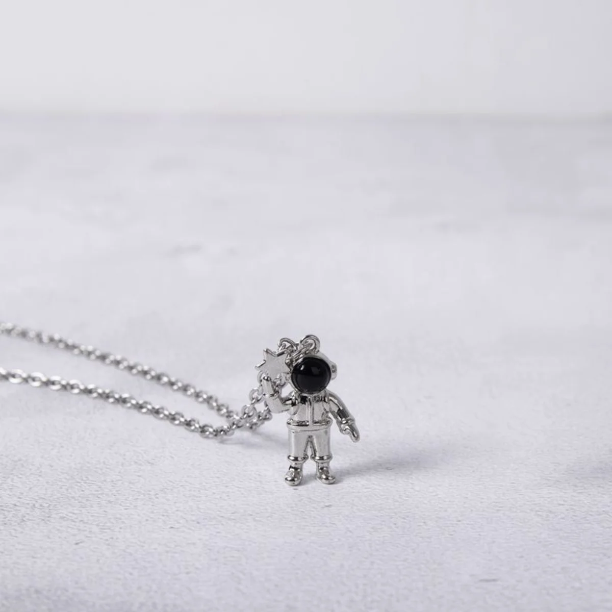 

Ожерелье с астронавтом для женщин и мужчин, студентов, подруг, подвеска в стиле Ins, простая цепь для свитеров, цепочка в стиле хип-хоп, бесплатная доставка за 1 доллар, дешево
