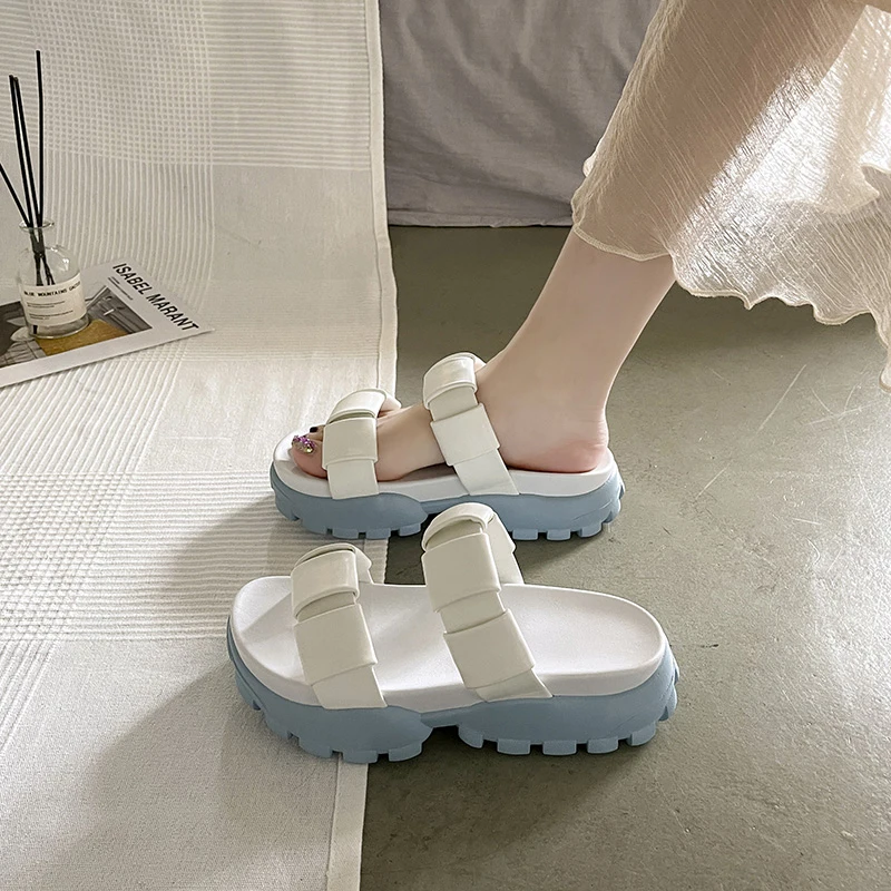 

Med House Slippers Platform Female Shoes Summer Clogs Woman Luxury Slides 2022 Beach Designer Flat Rubber PU Fashion Shoes Summe