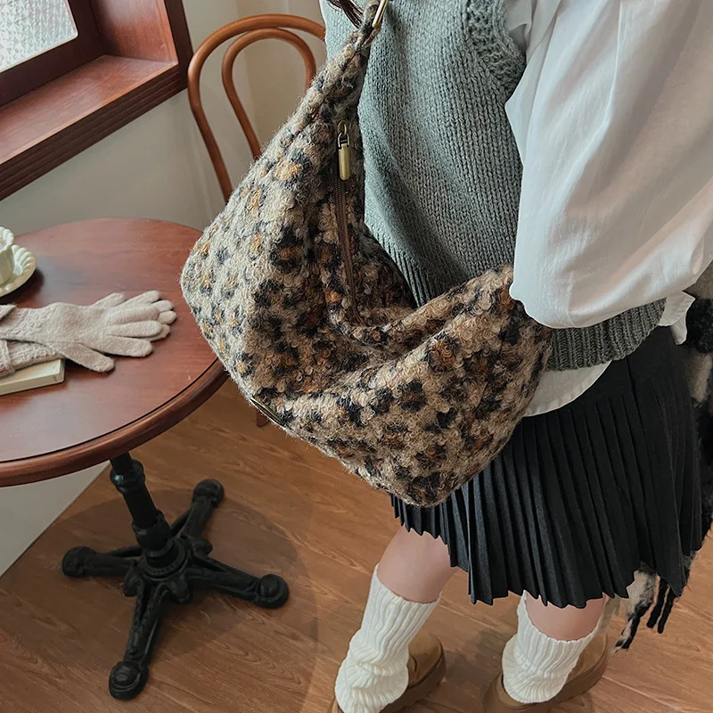 Корейская версия Ins модная шерстяная женская сумка осень-зима 2023 новая большая