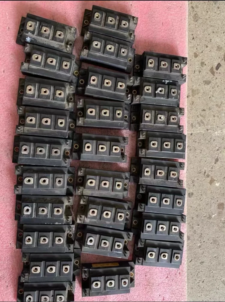 Оригинальная разборка б/у модуля 2MBI150SC-120 2MBI150NC-120