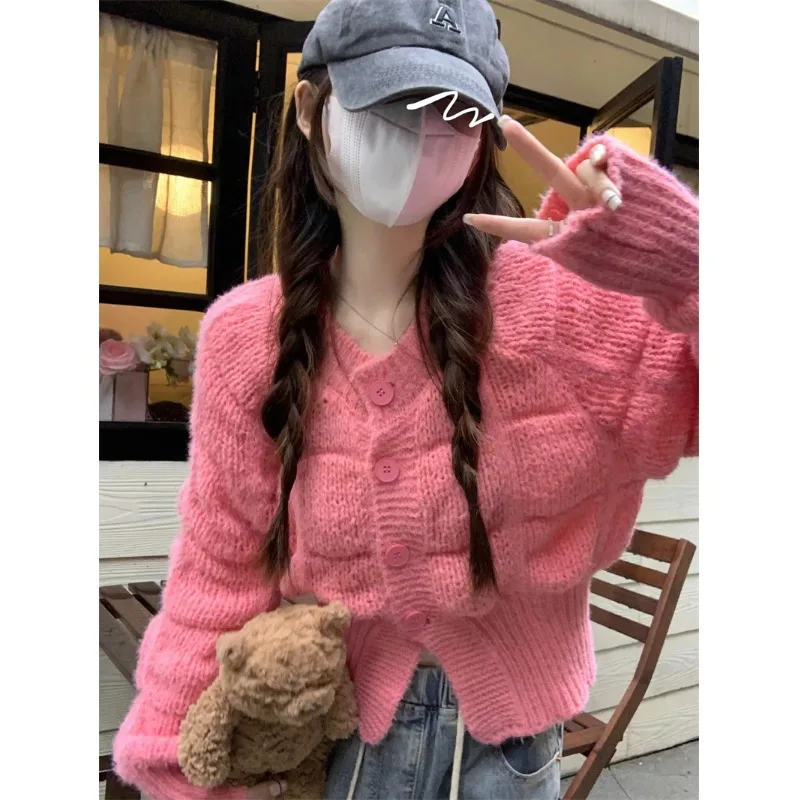 

Spring 2023 Design Short Knitted Cardigan Women's Pink Fashion Sweater Top