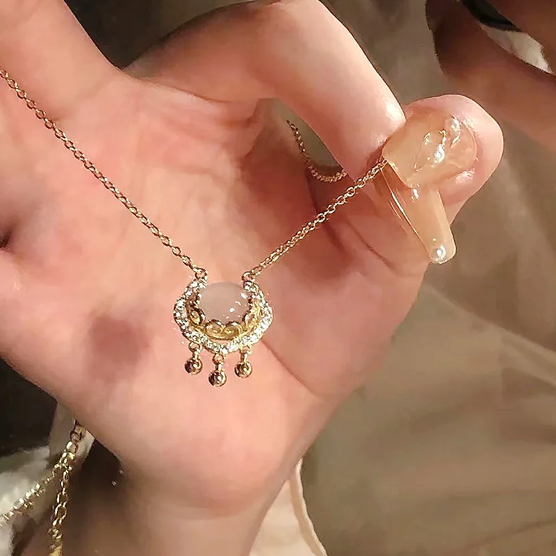 

Chinese Style Necklace For Women Golden Sliver Color Auspicious Cloud Lock Necklace Female Vintage Clavicle Chain Jewelry Gift