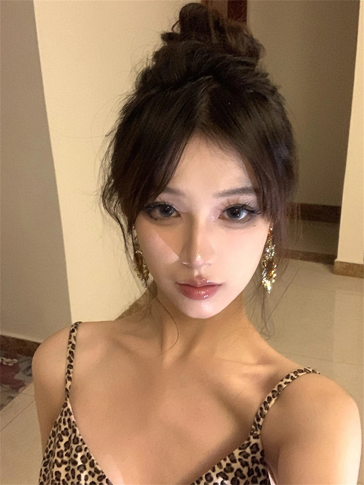 Зарезервированные и дорогие женские серьги Тяжелая промышленность Циркон