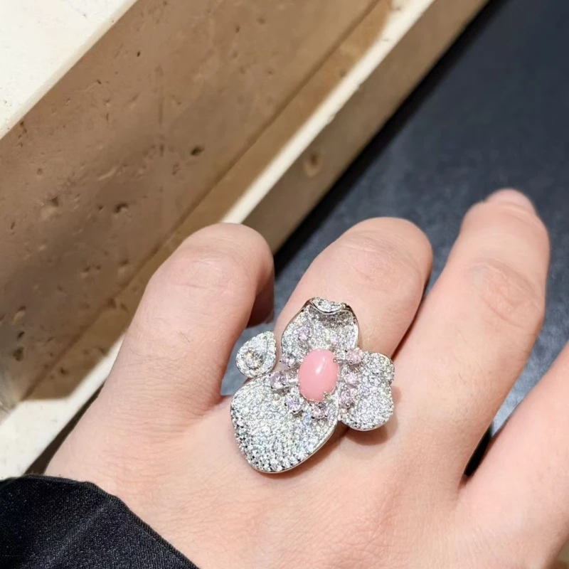 Фото Кольцо Cameo S925 из чистого серебра с розовым жемчугом Conch Pearl и овальной ракушкой Queen Shell, полностью инкрустированное бриллиантами, нежное, легкое, роскошное, в форме цветка №5