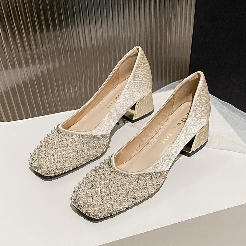 Big Size 35-43 Women Pumps Med Heel Square Toe Office Lady Shoes Pearls Crystal Diamonds Decoration Wedding Shoes Designer Style