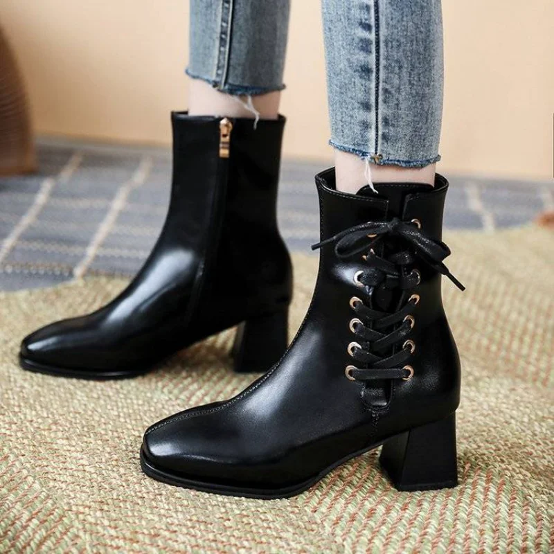 

34-42 Yards Plus Size Women's Shoes Autumn Pointed Lace-up Thick Heel Short Boots Women's Joker British Style Fashion Boots