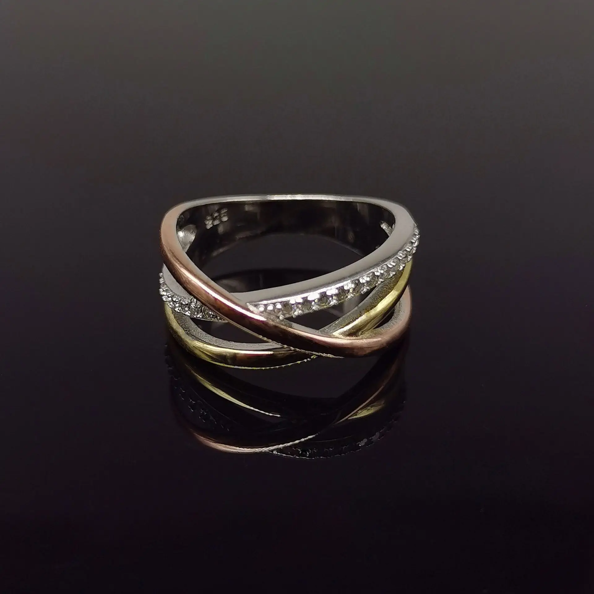 

2023 New S925 Silver European and American Creative Tri Color Cross Ring for Men and Women Personalized Diamond Finger Jewelry