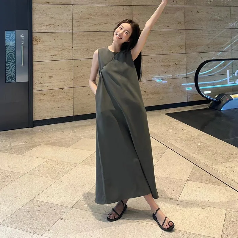 Простое серое платье-жилет без рукавов женское лето 2024 новое элегантное