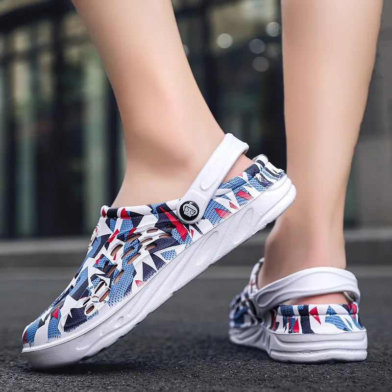 

Summer Unisex Mesh Sandals Men Lightweight Sneakers Breathable Outdoor Half Slippers Designer Slip-on Mens Loafers Beach Shoes