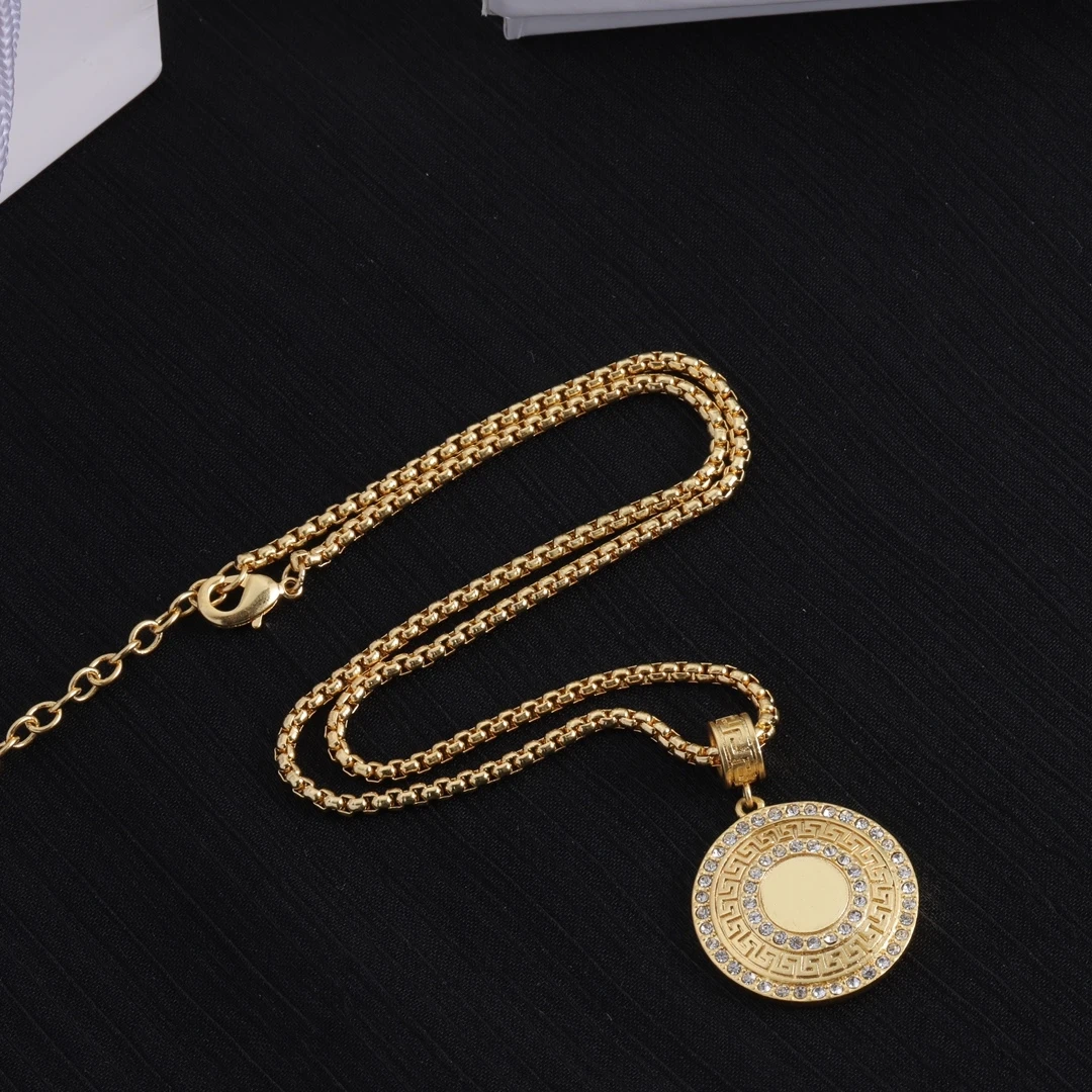 

European and American hip-hop trendy street jewelry with double ring disc pendant and long chain for men and women