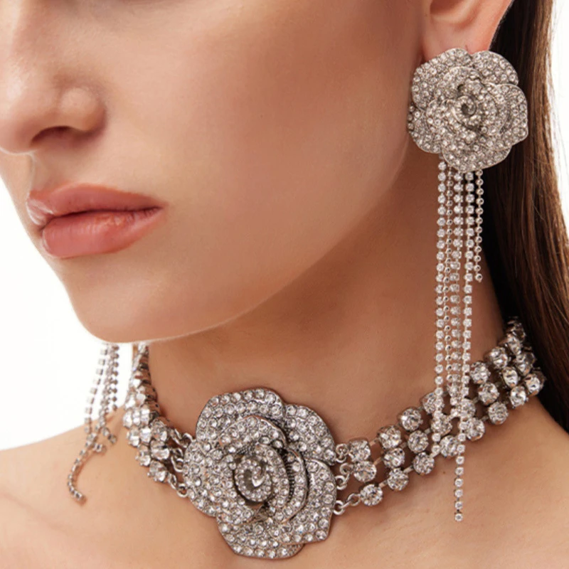 

European and American light luxury design sense rhinestone rose flower tassel earrings delicate hine long party earrings girl
