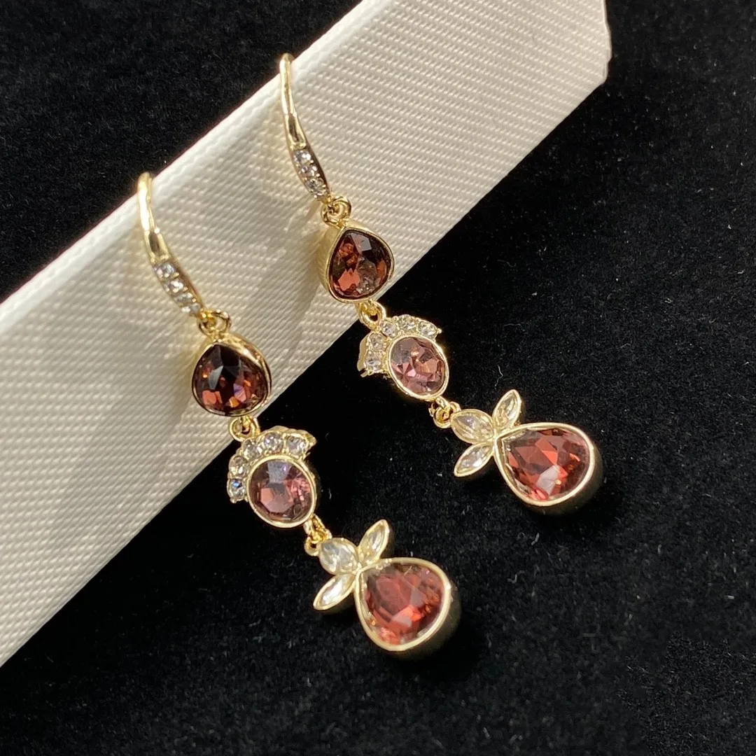 

Fashionable temperament crystal tassel ear hook