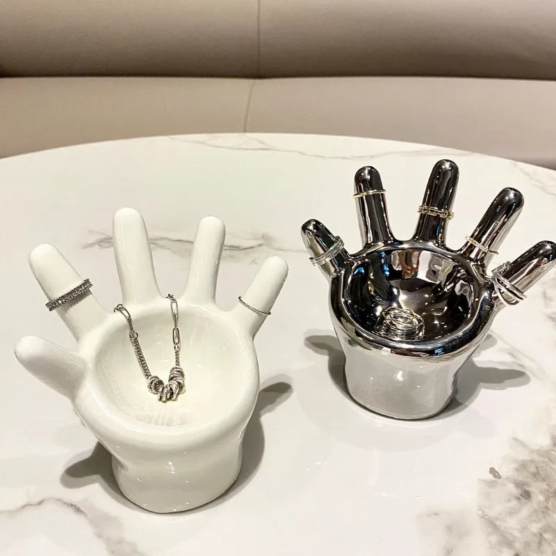 Роскошный держатель для кольца в форме ладони скандинавском стиле