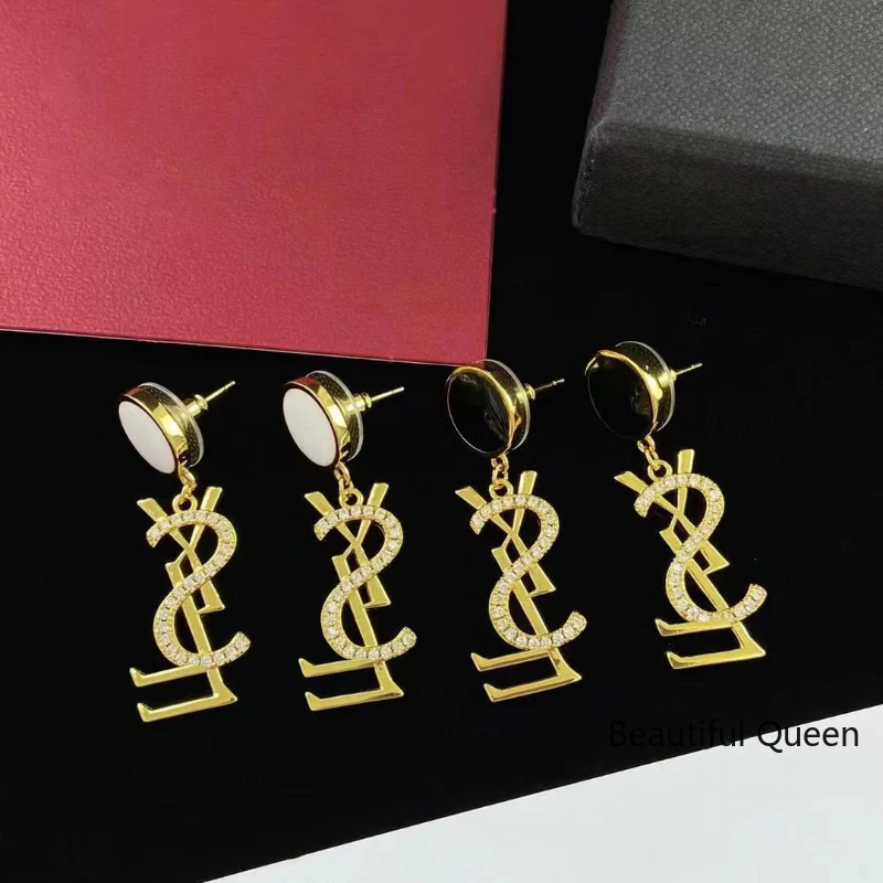 

2023 fashionable and minimalist chain splicing letter pearl design ear jewelry temperament and allergy prevention earings