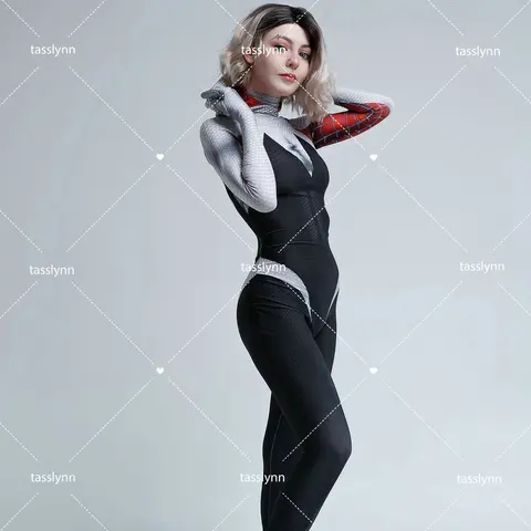 Сексуалды Гвен Стейси косплейі