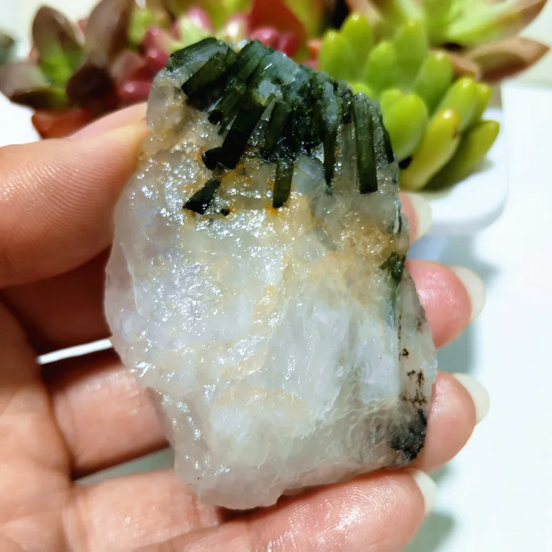 

Натуральный ве́рделит, кристалл EBET