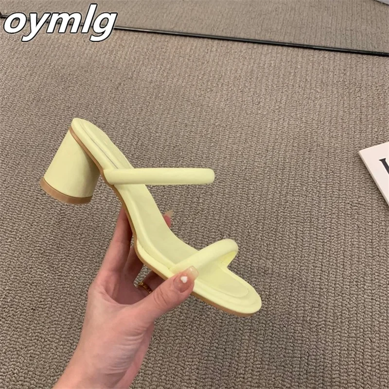 Женские летние пляжные сандалии с открытым носком на квадратном каблуке |