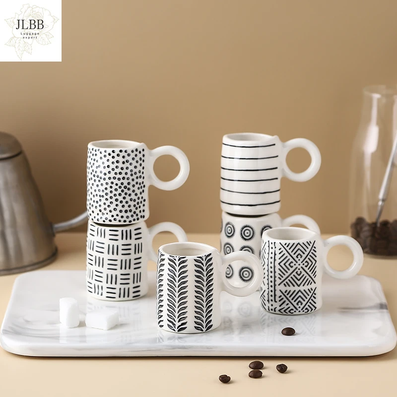 

Маленькие чашки для эспрессо в скандинавском стиле с геометрическим дизайном