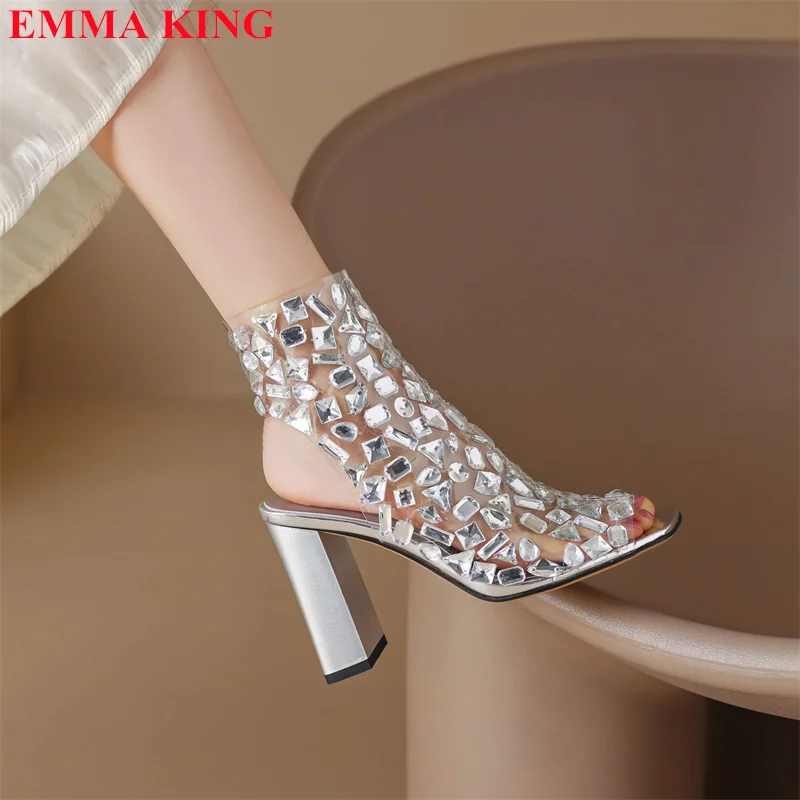 

Модные женские прозрачные сандалии из ПВХ с открытым носком, прозрачные женские босоножки, привлекательная обувь на толстом каблуке с ремешком на пятке со стразами