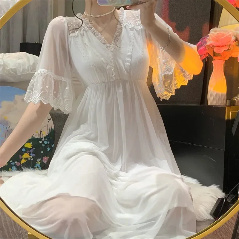 

Long Nightwear Dress White Lace Sleepwear Nightgown Princess Home Summer Robe Style Loose Nightdress Bath Female Palace Retro