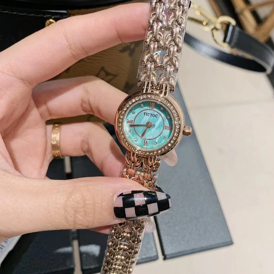 New Designer Twisted Chains Bracelets Watches for Women Summer Fashion Dress Wrist watch Colorful Shell Analog Watches Quartz