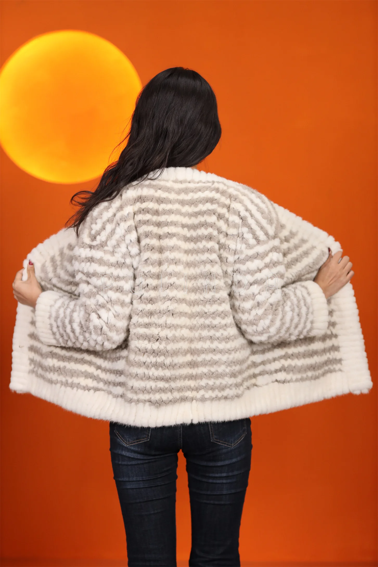 Модная женская зимняя куртка из натурального аукционного меха норки Saga Furs