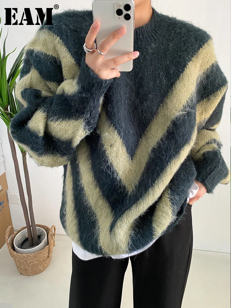 

[EAM] Green Striped Big Size Knitting Sweater Round Neck Long Sleeve Women Pullovers New Fashion Tide Autumn Winter 2023 1DF2534