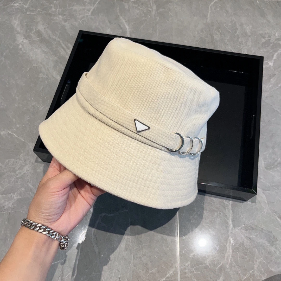 

Luxury Brand Designer Metal Inverted Triangle Label Fisherman Cap for Women Senior Sense Hat Autumn and Winter Fashion Basin Hat