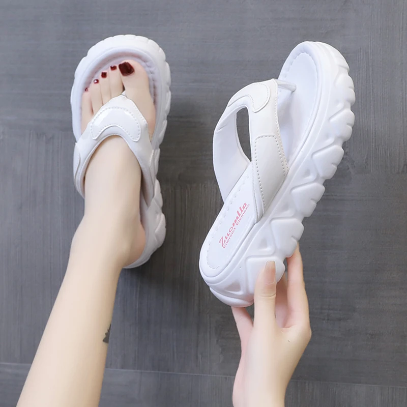 

Шлепанцы женские резиновые, сланцы для дома и пляжа, тапки на платформе, роскошные сандалии из искусственной кожи, средний каблук, 2022