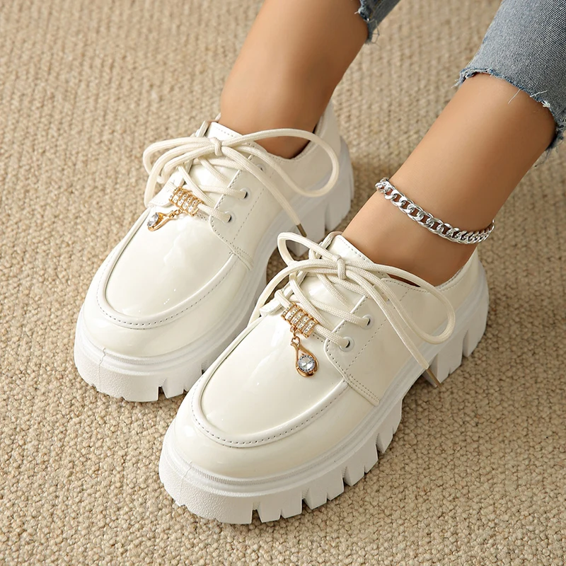 

Женские туфли-оксфорды из лакированной кожи, на толстой нескользящей подошве