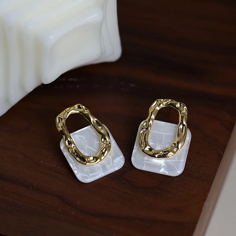 

Korea Acrylic Resin Geometric Square Hanging Stud Earrings New Fashion Hollow Metal Trendy Earrings 2023 Jewelry Gift