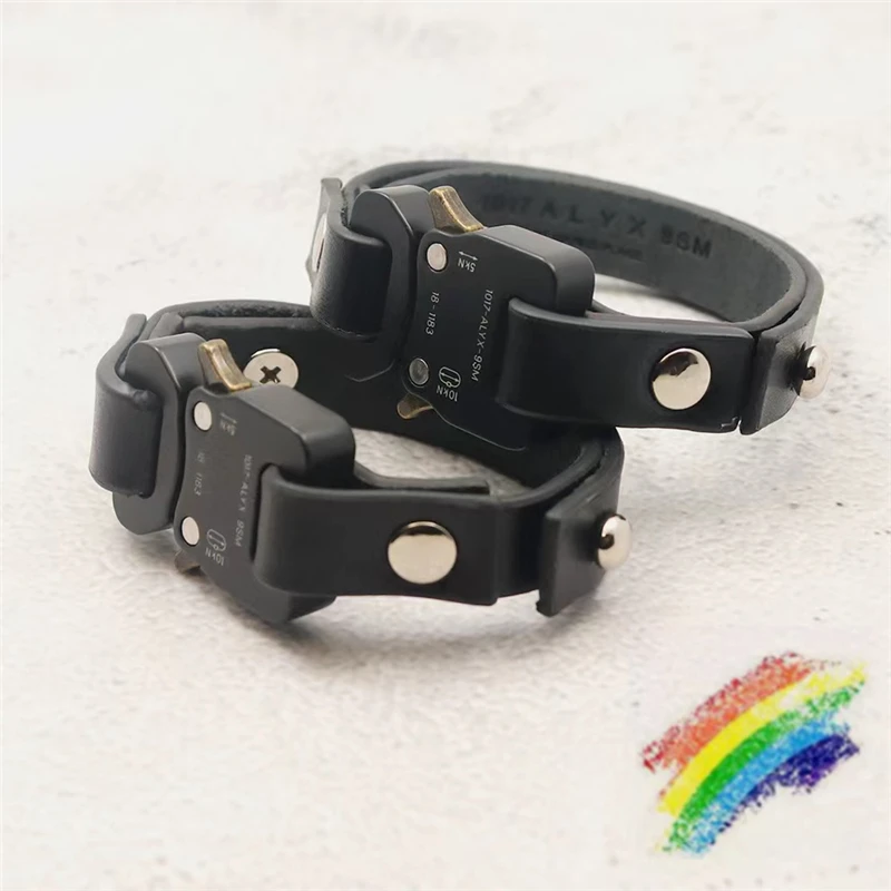 

Black ALYX Buckle Bracelet Men Women 1:1 Best Quality Cow Leather 1017 ALYX 9SM Bracelets Classic Press Metal Button