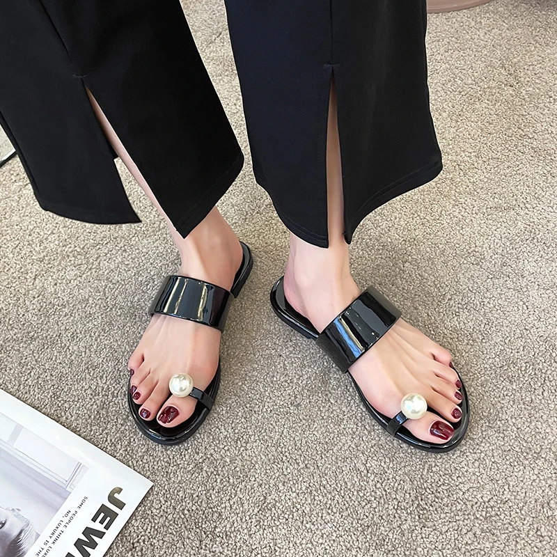 

2022 Summer New Woman's Slippers Flat Sandals pearl Outdoor Comfortable Beach Shoes Solid Color Plus Size 43