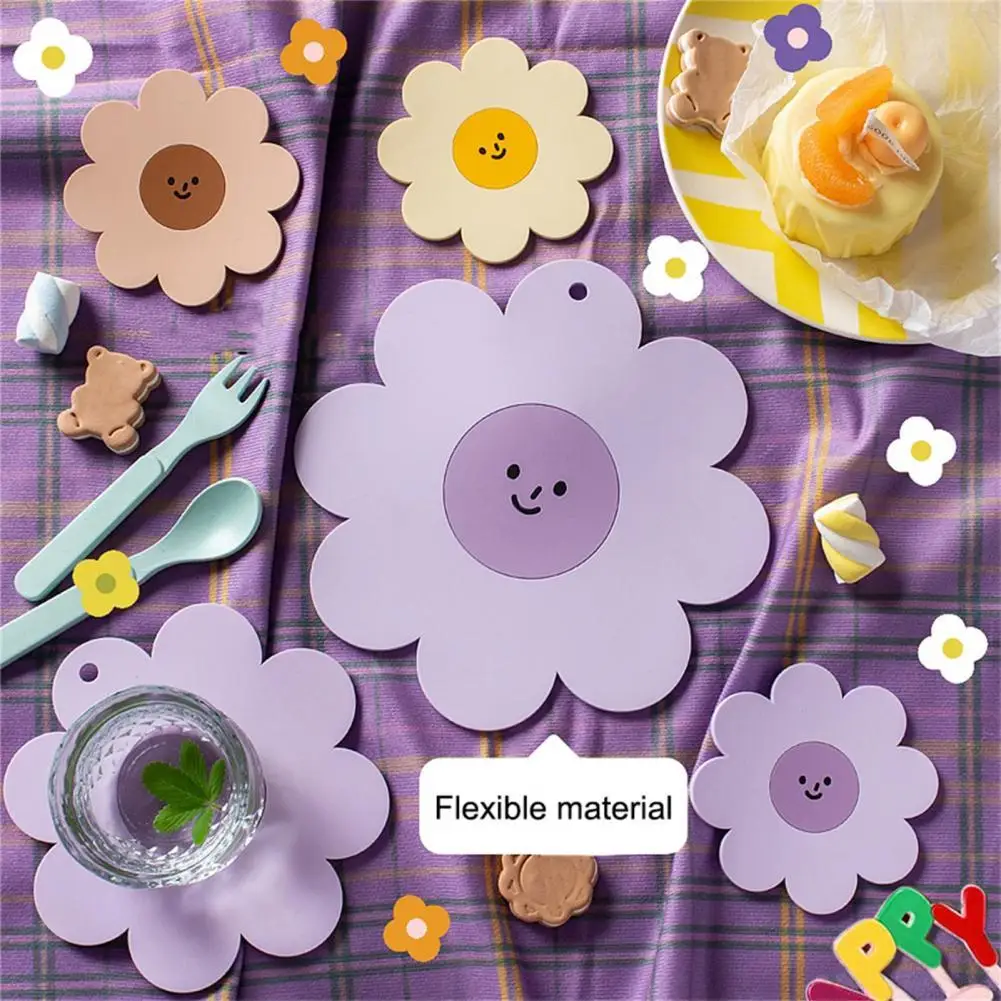

Table Placemat Eco-friendly Heat Resistant PVC Practical Non-sliding Tableware Mat for Banquet