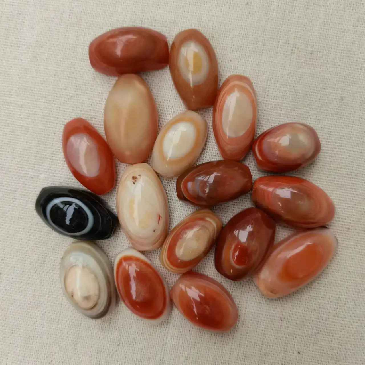 17pcs/lot Natural Eyes Old Agate Sheep Plate Beads Orange White Black Pulp Bracelet necklace precious accessories jewelry amulet