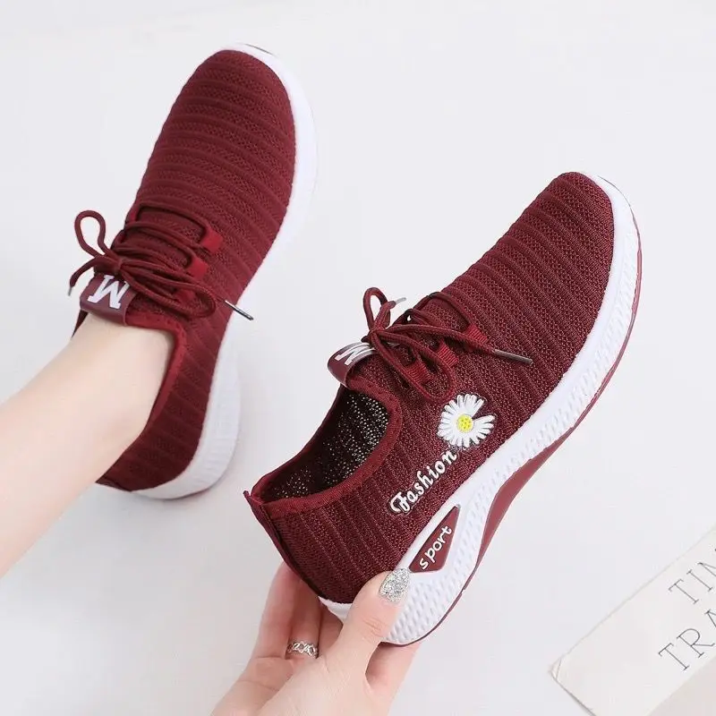 

Mesh Casual Sports Shoes Breathable 2022 New Sports Women's Net Shoes Small Daisy Soft Sole Casual Women's Walking Shoes