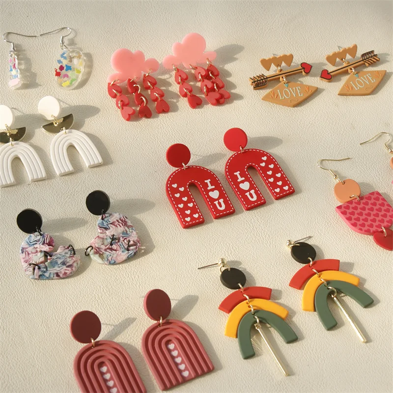 Новые весенние акриловые серьги-гвоздики карамельных цветов с геометрическим