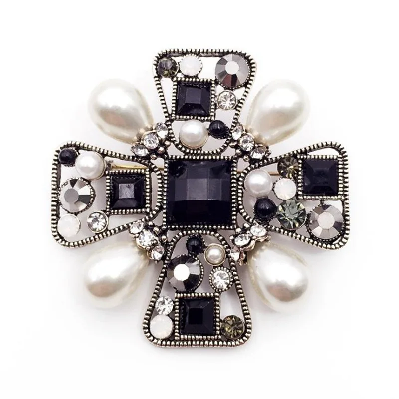 Винтажная брошь из сплава с кристаллами и искусственным жемчугом аксессуары