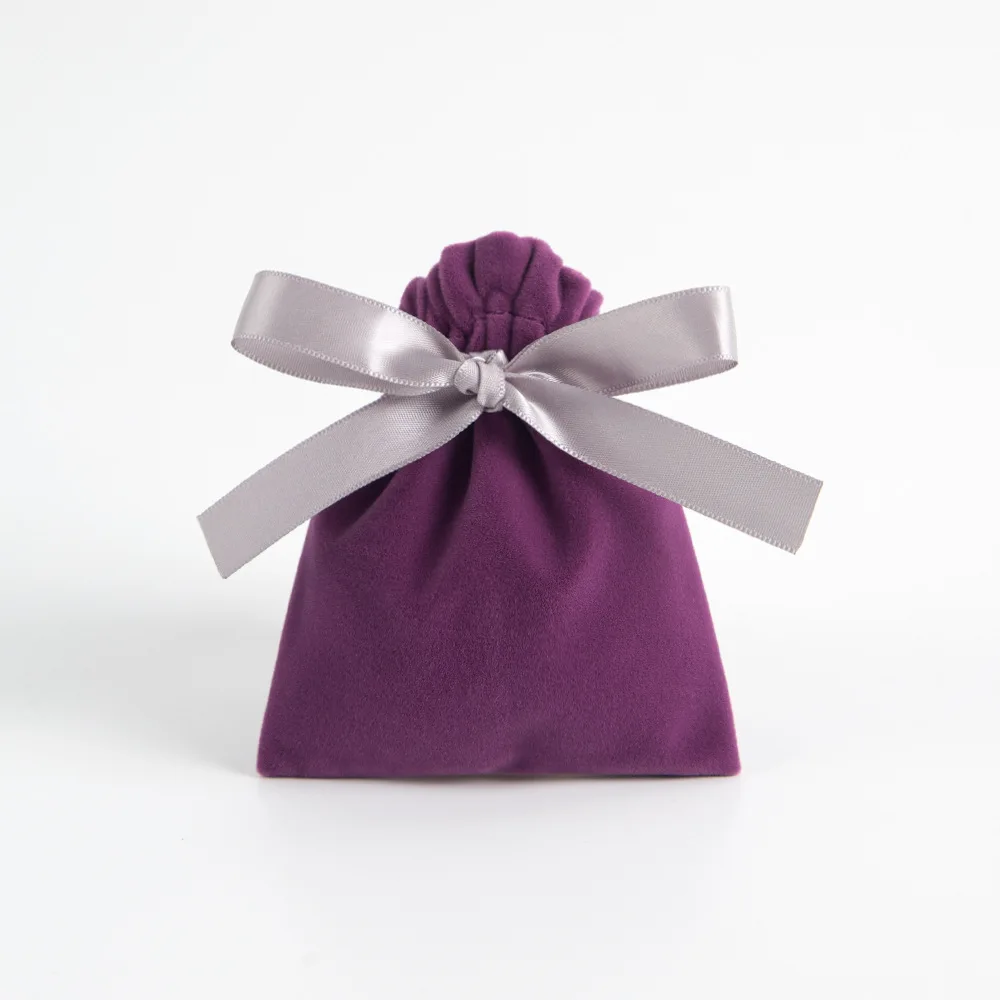 

Бархатные сумки для украшений