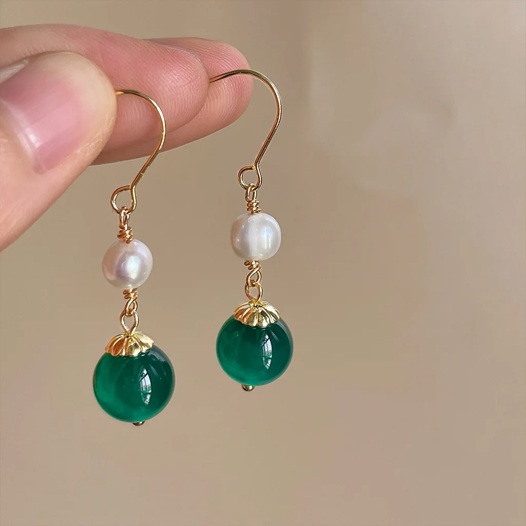 

Женские серьги-подвески с натуральным пресноводным жемчугом и зеленым агатом
