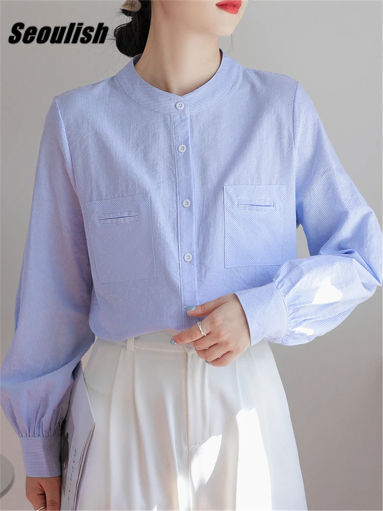 

Осенняя полосатая женская блузка Seoulish с воротником-стойкой, новинка 2023, корейские повседневные офисные рубашки с двойными карманами и длинным рукавом, женские топы