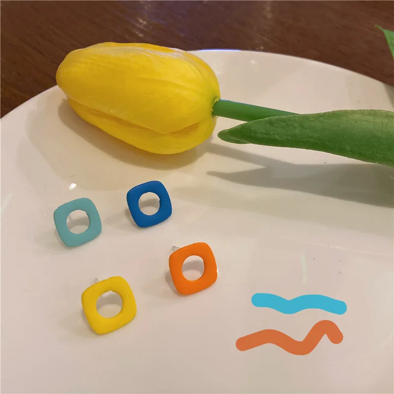 

Геометрические Квадратные серьги, окрашенные распылением, летние серьги INS Wind Girl в форме сердца из глины, новые серьги 2021