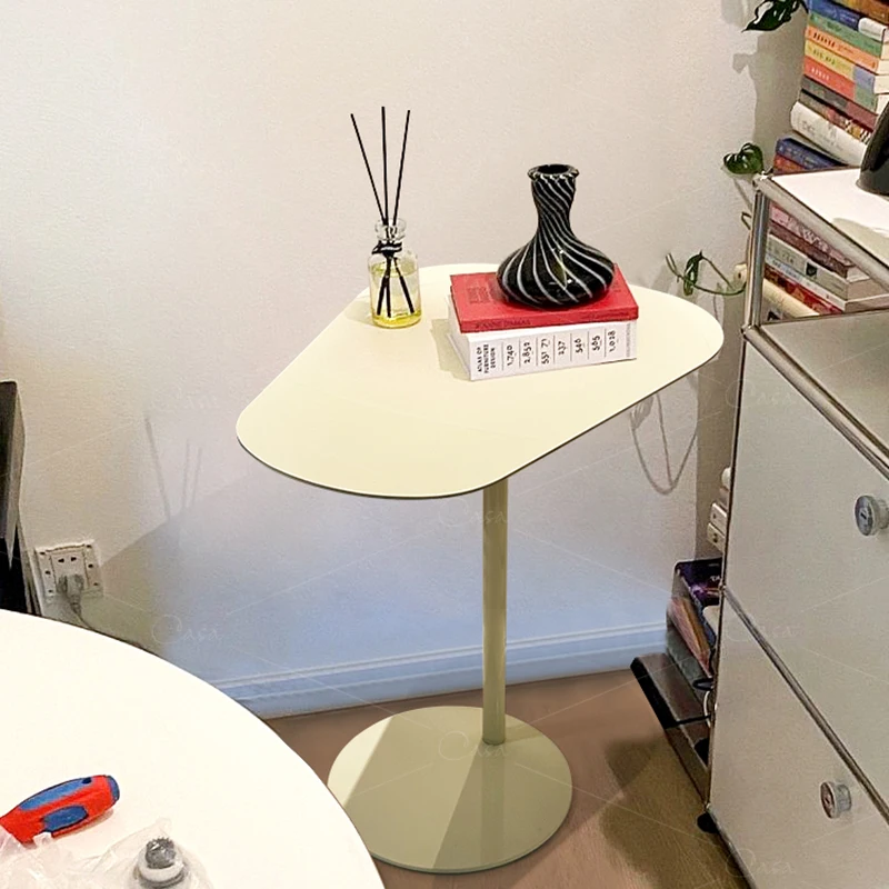 Журнальные столики для спальни в скандинавском стиле