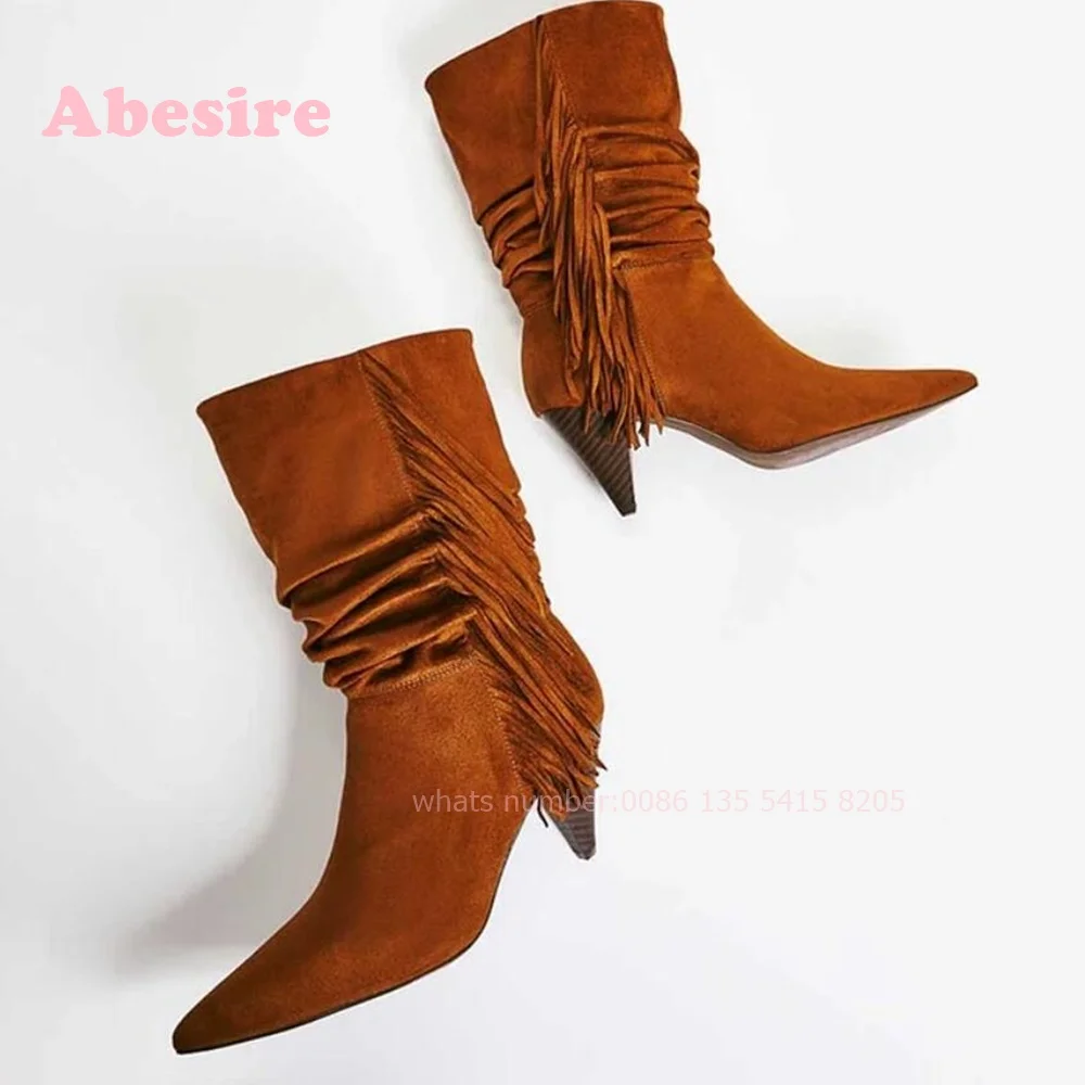 Женские замшевые сапоги с бахромой белые однотонные плиссированные до середины