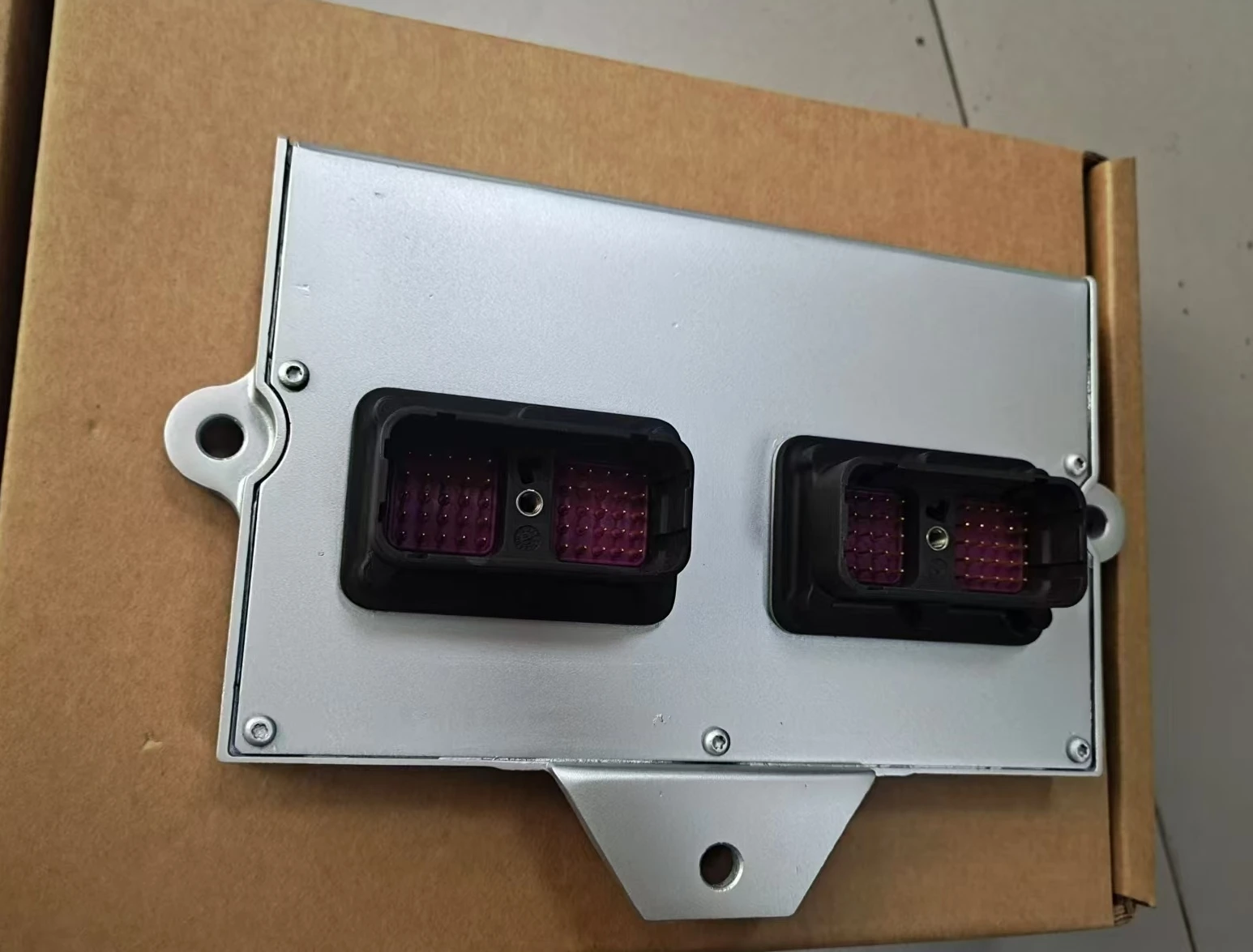 P3944125 ISC ISCE для электронного модуля управления двигателем C-ummins ECM 24 В 3944125 с новой